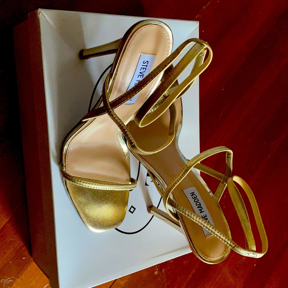 Metallic Gold strappy high heels - Picture 1 of 5